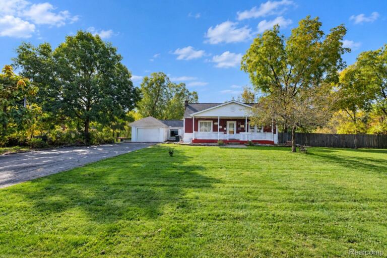 6383 Bristol Rd, Swartz Creek