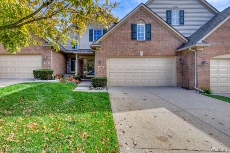 8190 Springdale Dr, White Lake