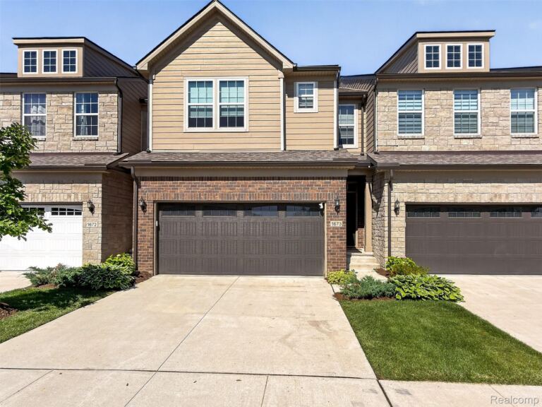 1673 Addison Cir, Commerce Charter Township