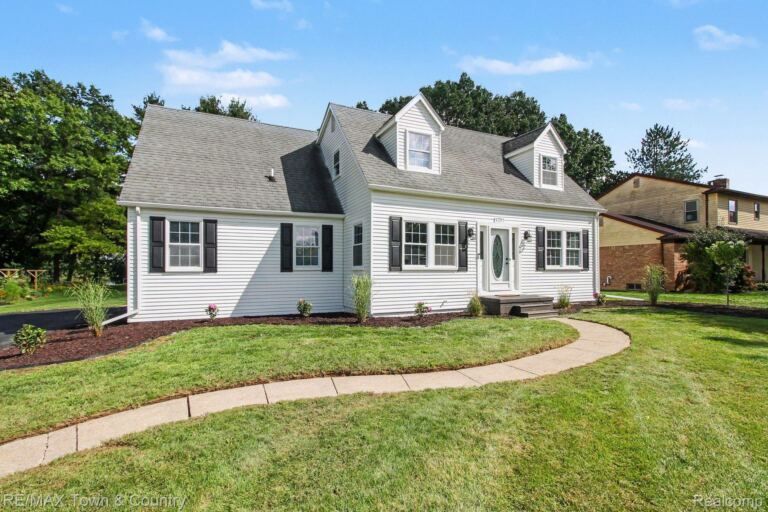 1337 Osborn Lake Dr, Brighton