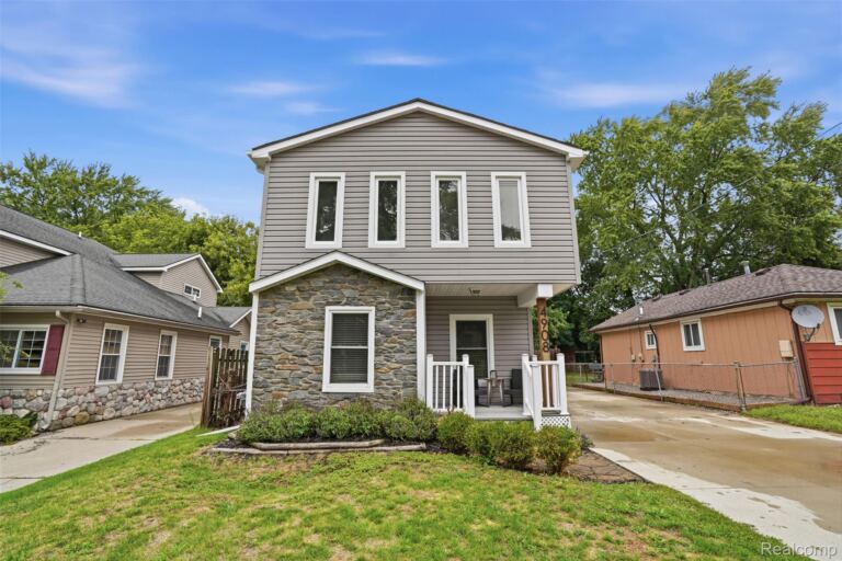 4908 Lakeview Ave, West Bloomfield