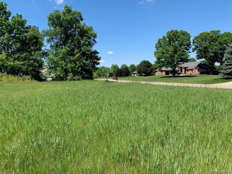 6157 High Valley Dr, White Lake