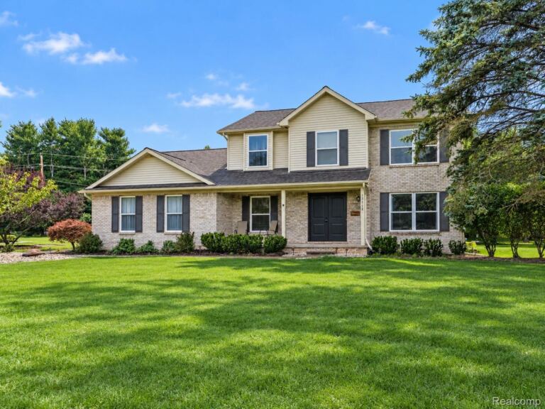 13608 Windmoor Dr, Green Oak Township