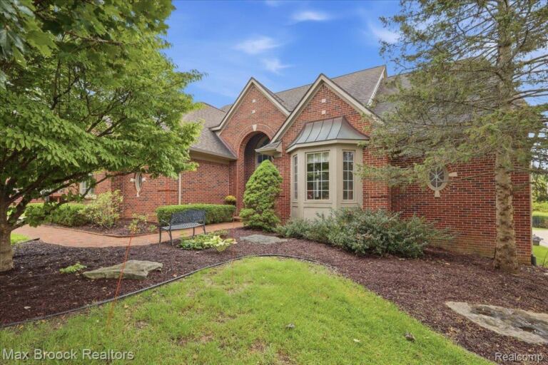 1731 Rico Rd, Commerce Charter Township