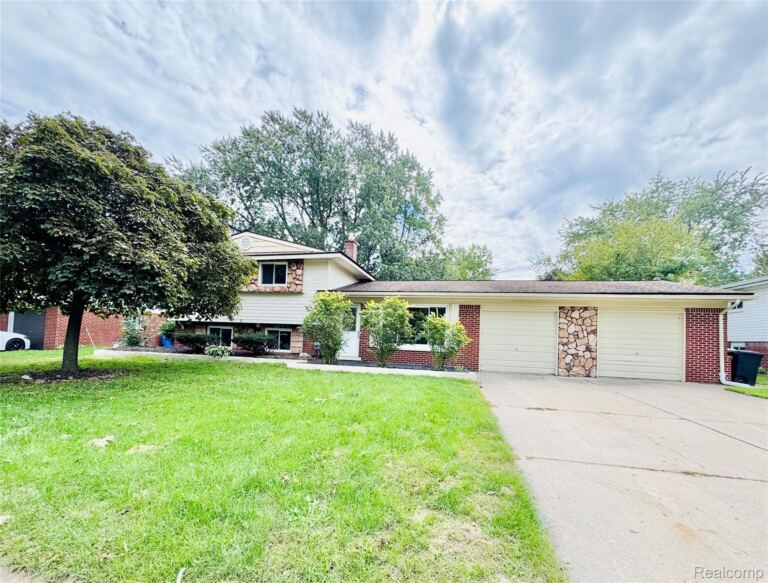 5779 Strathdon Way, Waterford