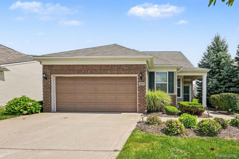 9407 Sand Hill Dr, Grand Blanc