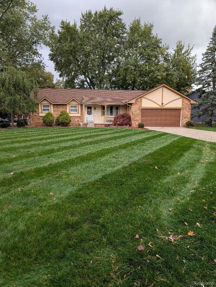 5335 Old Franklin Rd, Grand Blanc Charter Township