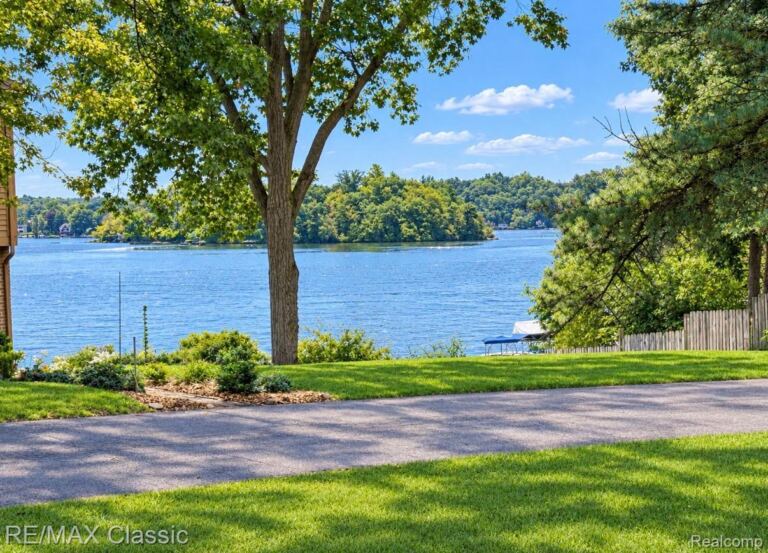 Vacant Lakeview Drive, Highland Charter Township