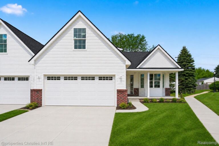 757 Nelsons Rdg, Howell