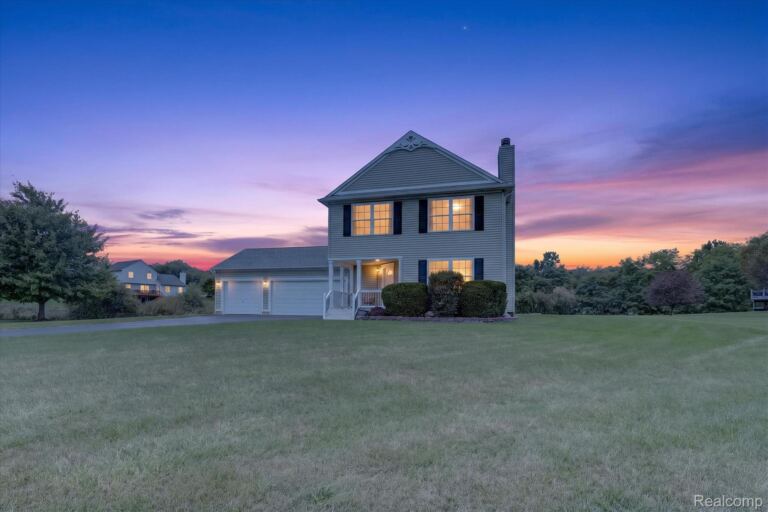 12443 Peabody Dr, Tyrone Township