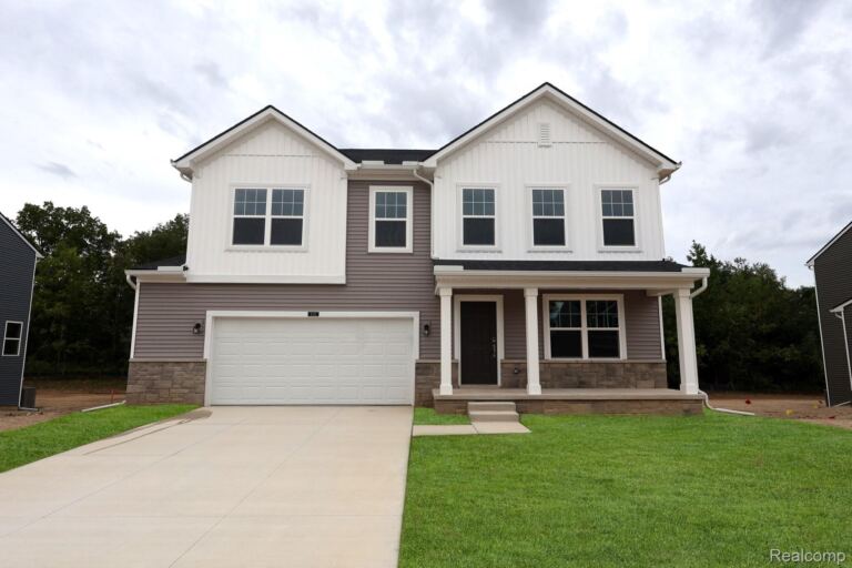4182 Cedar Ln, Grand Blanc Charter Township