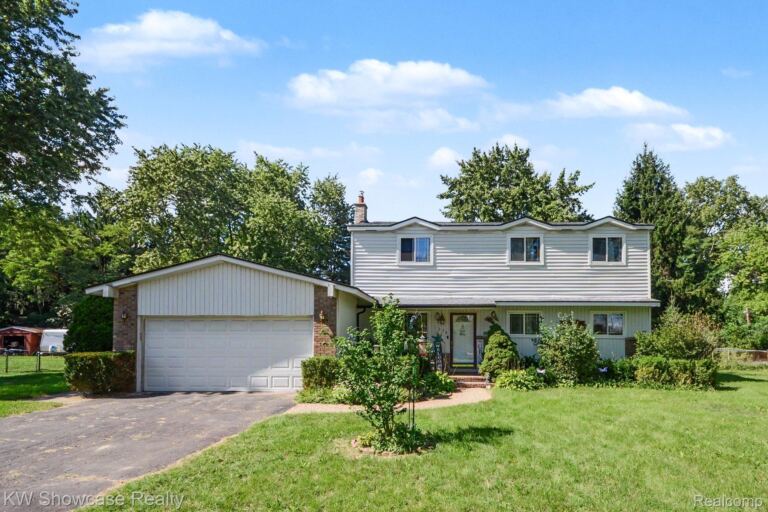 1275 Shoman St, Waterford
