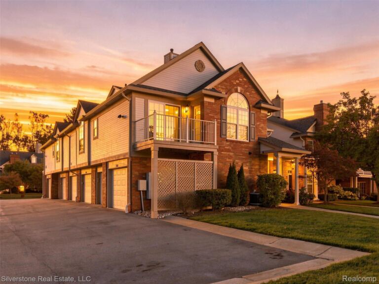 3505 Tremonte Cir N, Oakland Charter Township