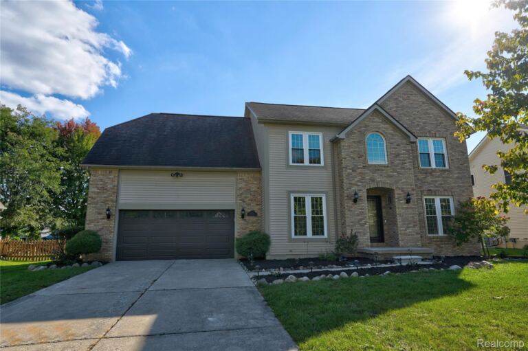 8251 N Port, Grand Blanc Charter Township