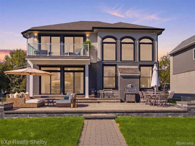 305 Beverly Estates Dr, Waterford