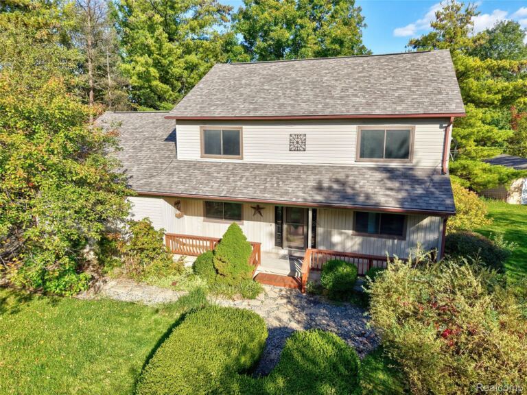 10280 Nimphie Rd, Tyrone Township