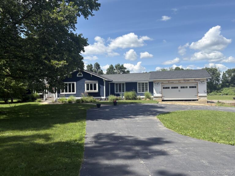 187 Darwin Rd, Pinckney
