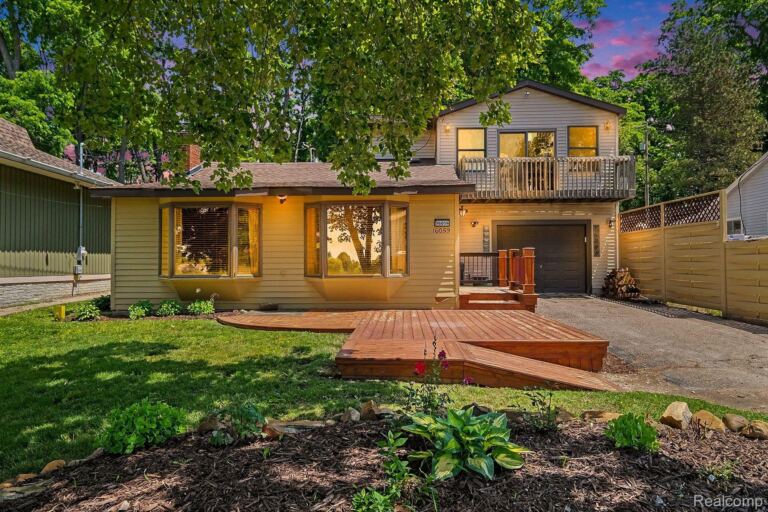 16059 Murray Rd, Argentine Township