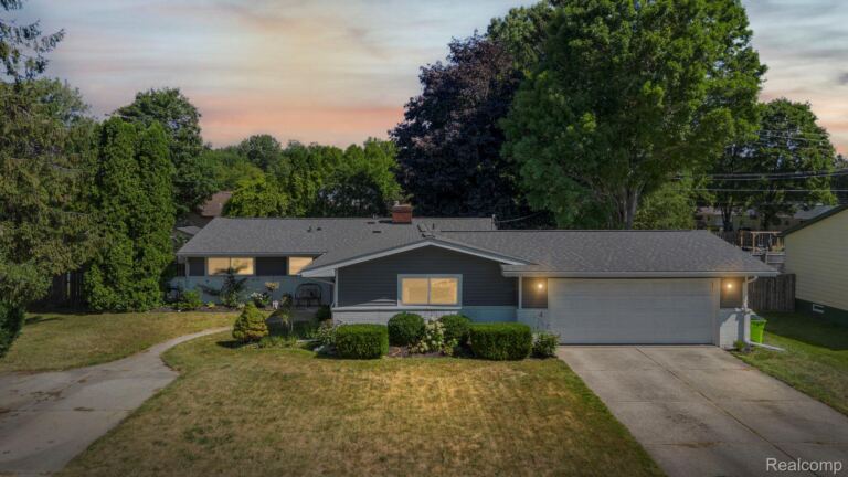 9194 Oakview Dr, Swartz Creek