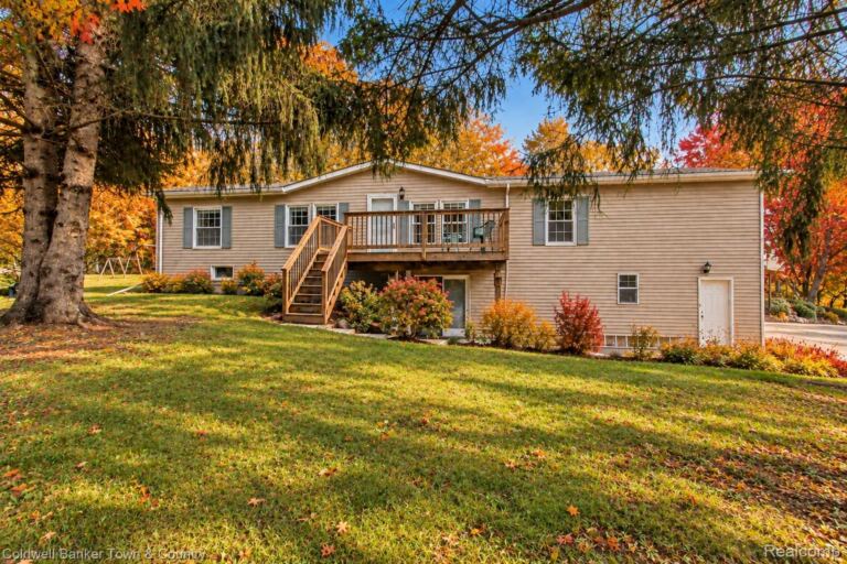 7575 Chilson Rd, Hamburg