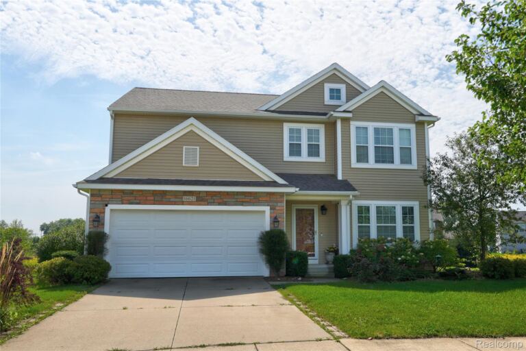 16621 Charles Town Ct, Fenton