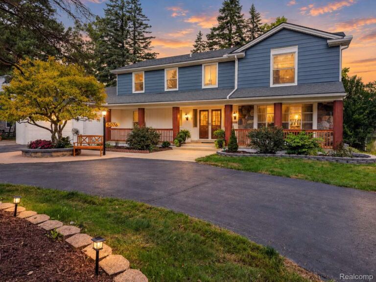 5076 Watergate Rd, West Bloomfield Charter Township