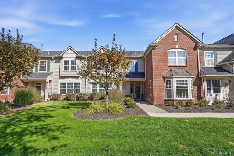 4293 Hampton Ridge Blvd, Genoa Township