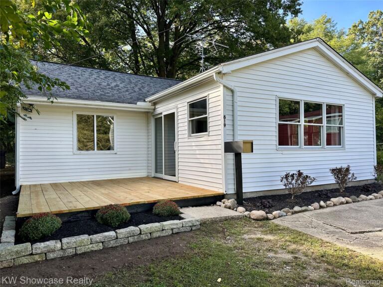 619 Elizabeth St, Milford
