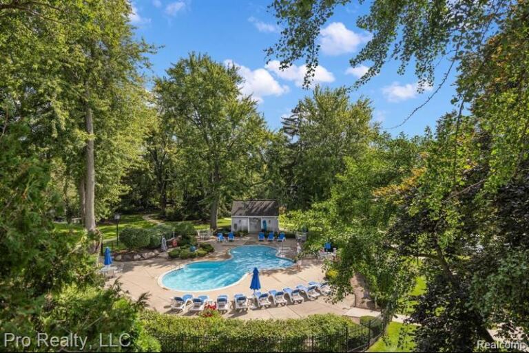 3559 Port Cove Dr, Waterford