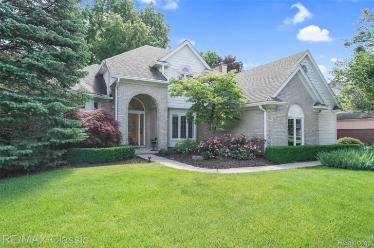 7439 Millwood, West Bloomfield