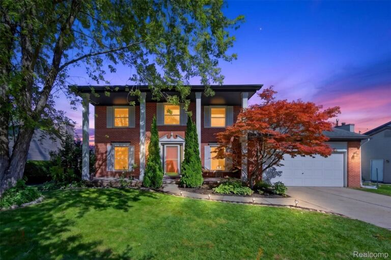 849 Chatham Dr, Milford