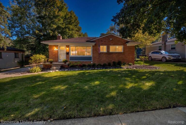 826 Squire Ln, Milford