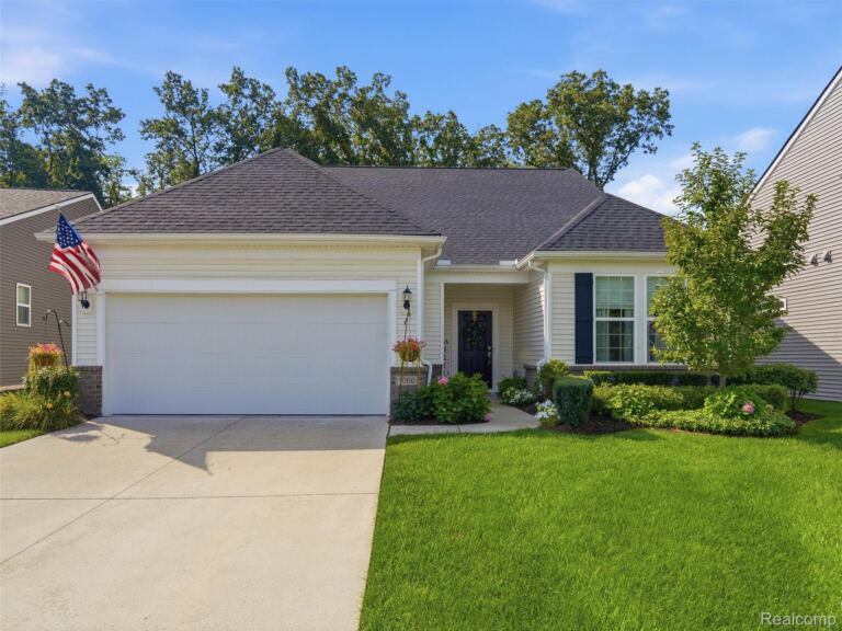 1060 Spring Trail Ct, Brighton
