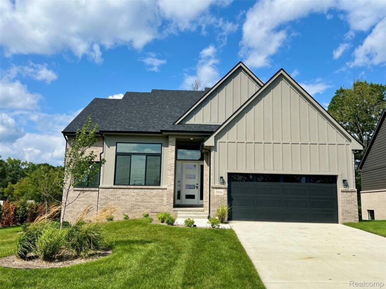 2936 W Walton Blvd, Waterford