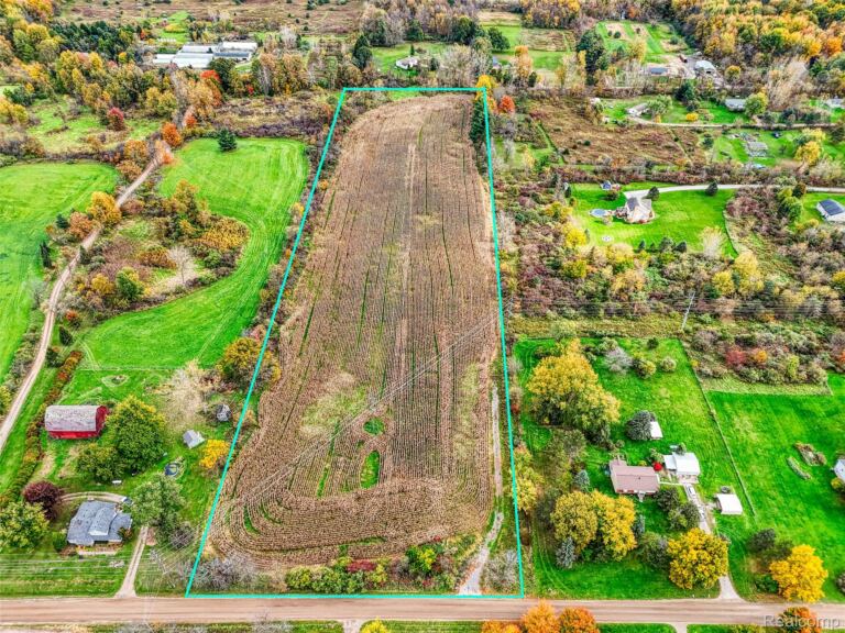 1120 N Gregory Rd, Handy Township