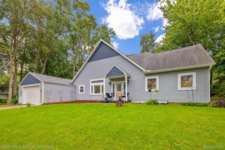 6304 Hiawatha Rd, Hamburg