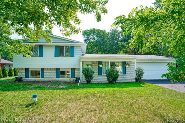 4069 Village Sq, Brighton