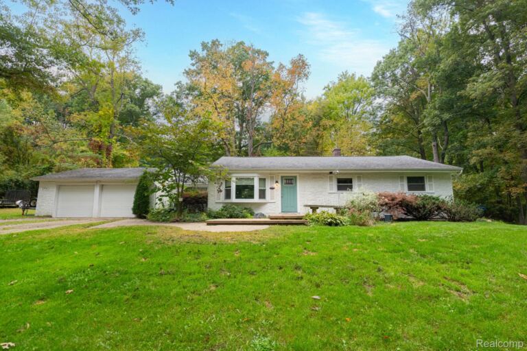1775 Porter Rd, White Lake