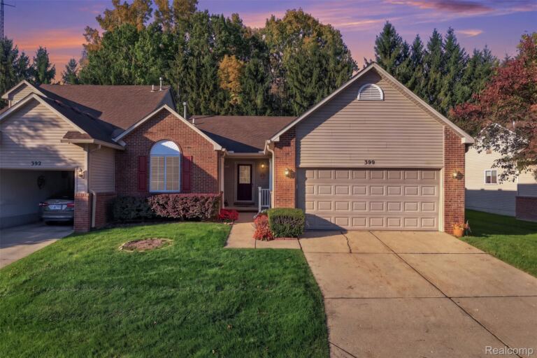 390 Woodfield Square Ln, Brighton