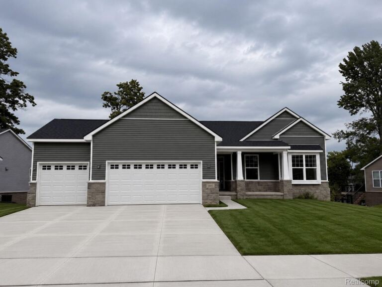 897 Preserve Ln, White Lake