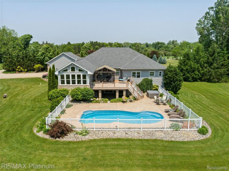 8922 McClements Rd, Brighton