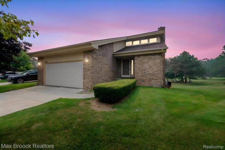 4723 Fairway Ct, Waterford