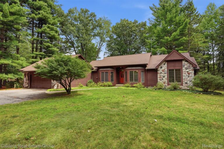 8636 Hidden Lake Dr, Cohoctah and Deerfield