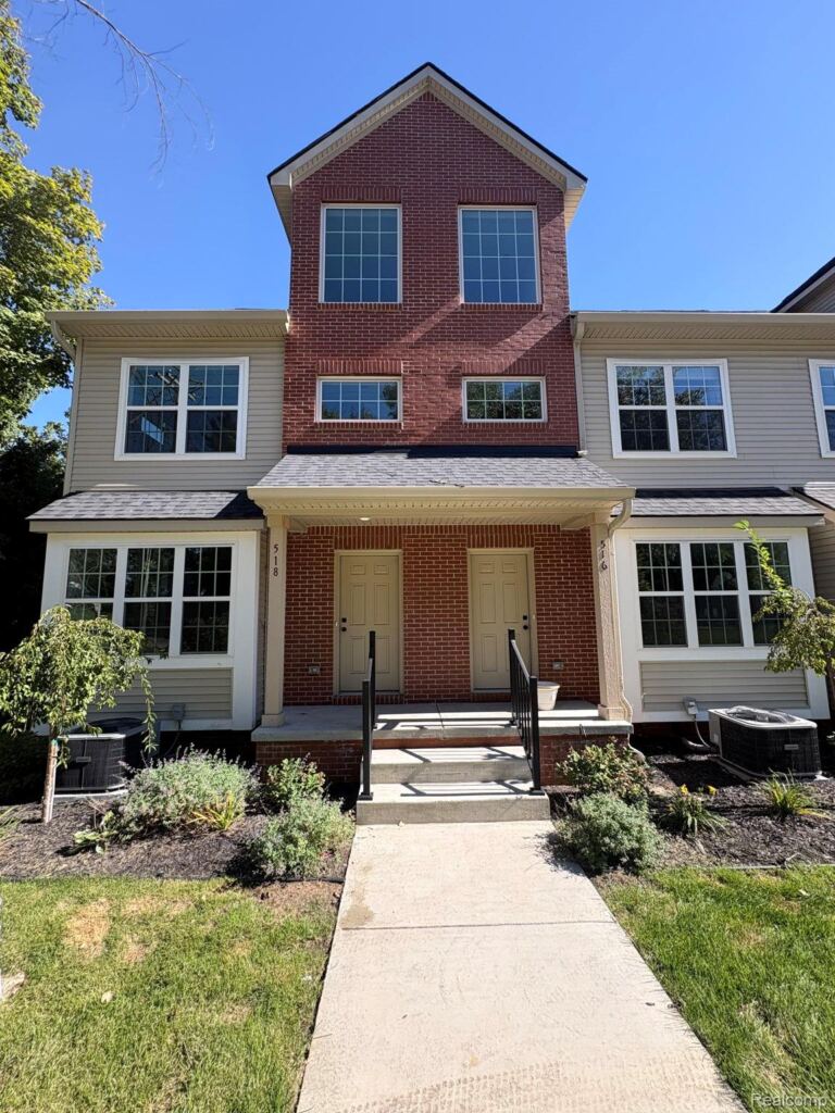 518 Village Ln, Milford