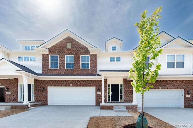 12 Grandview Circle Grandview Cir, White Lake Charter Township