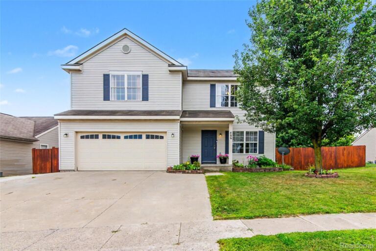 486 Sweet Briar Rdg, Linden