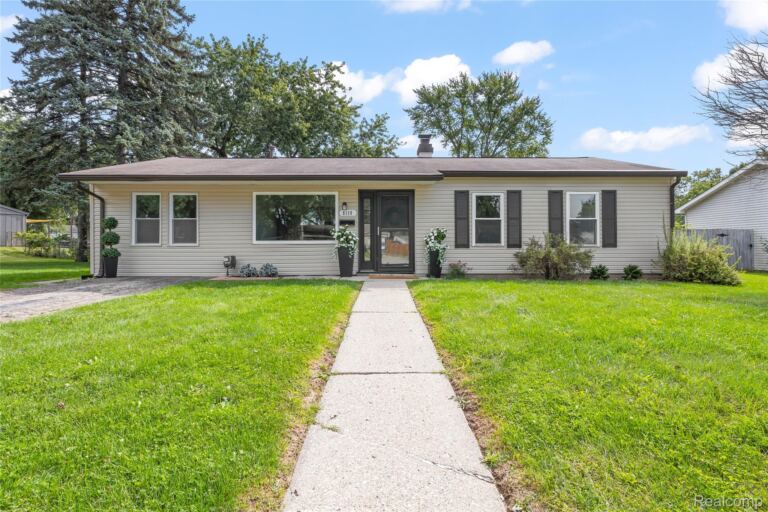 6119 Marcy St, Green Oak Township