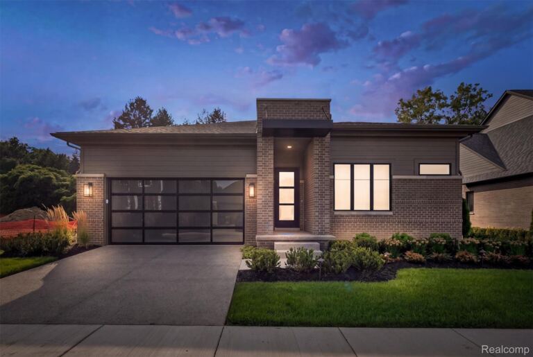 4182 Prescott Park Cir, West Bloomfield Charter Township