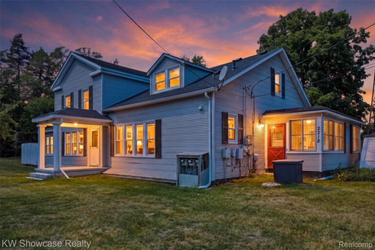 2220 Wixom Rd, Commerce Charter Township