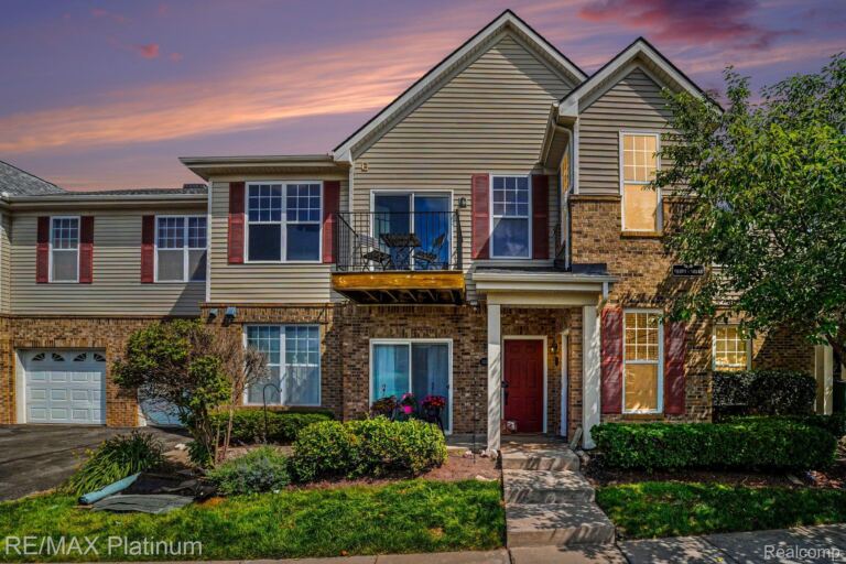 10217 Crossview Trail, Hartland Township